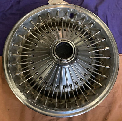 1970-1978 Dodge Chrysler Plymouth Magnum carregador Córdoba 14" calota com raio de fio - Imagem 1 de 4