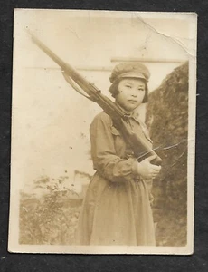 Original China PLA Mädchen Karabiner Gewehr Rock Uniform Chinesische Armee Foto - Bild 1 von 3