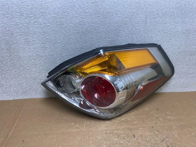 Luz trasera lateral derecha Nissan Altima 2007 a 2012 pasajero derecho DEPO V5211 DW Foto 1 de 4
