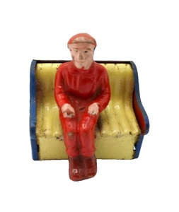 alte Figur aus Kunststoff / Masse , Blech , vermutlich Kutschenführer Spur  0 - Bild 1 von 4