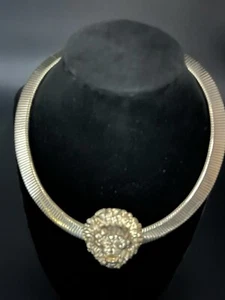 Goldfarbenes Halsband Melodie Ehsani Löwengesicht Omega Halskette 18" Länge verstellbar - Bild 1 von 5