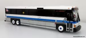 MCI D4500CT Reisebus Bus MTA NYC Transit Maßstab 1:50 Iconic Replicas 50-0538 ABS - Bild 1 von 3