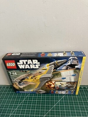 Lego Star Wars Naboo Starfighter 7877! Star Wars! Lego Star Wars! (#1) - Image 1 of 3
