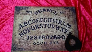 Tablero de Ouija de Madera y Planchette Magic Oracle Antiguo Báltico Sesión - Imagen 1 de 1