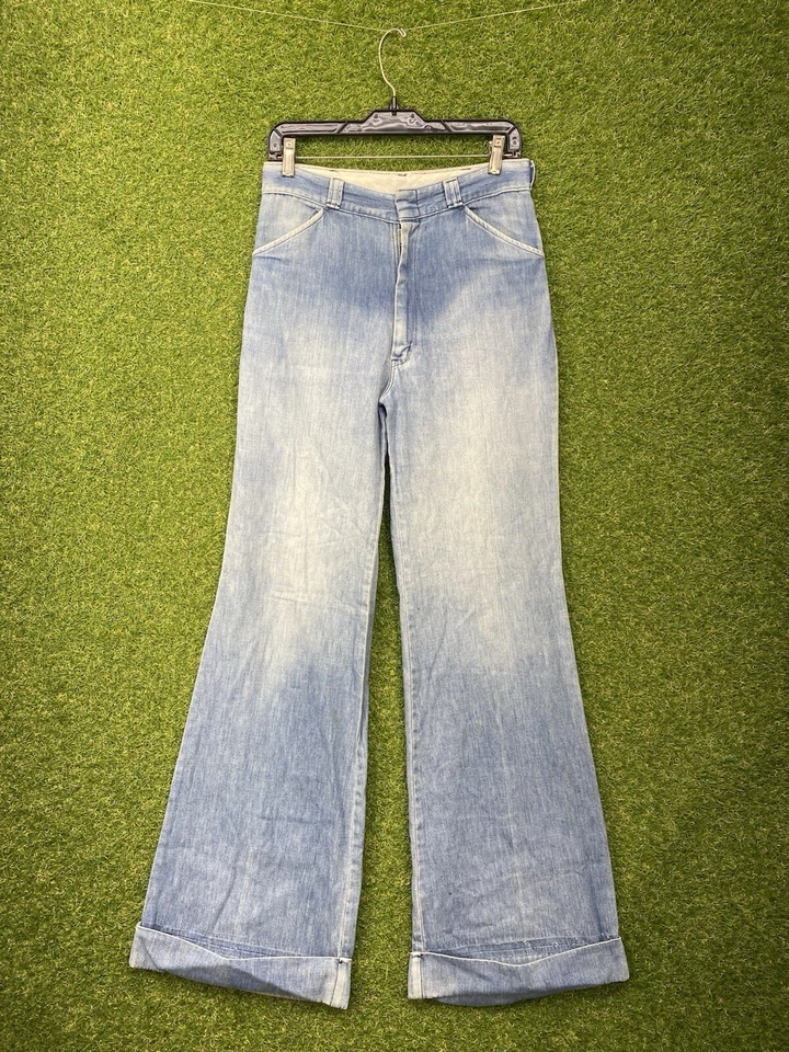 Pantalones de mezclilla vintage Wrangler Bell Bottom para mujer 31x34 años 70 acampanados tiro bajo lavado ligero Foto 1 de 4