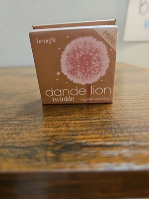 Benefit Dandelion Highlighter Twinkle  Mini  0.05     oz - Image 1 of 2