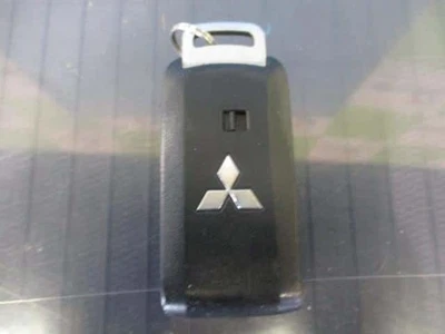 MITSUBISHI Outlander 2009 Keyless Entry Remote Control Key [Used] [PA76237242] — 第 1/3 张图片