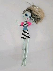 Retired Monster High Doll Frankie Skull Shores Dawn Of The Dance Outfit Choker - Imagen 1 de 2