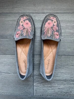 Baretraps Otella Womens Gray Suede Slip-On Loafers Embroidered Floral Shoes 9W - Image 1 of 4