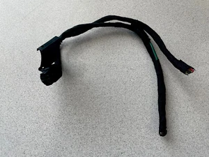 96-02 MERCEDES-BENZ E320 E430 W210 ~ RIGHT FRONT DOOR MIRROR PLUG ~ A2108110260 - Picture 1 of 3
