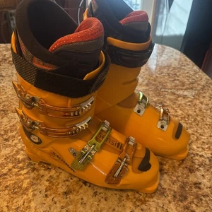 SALOMON X-WAVE 10 MEN'S SKI BOOTS FLEX 110 YELLOW - SIZE 30.5, US 12.5 - Picture 1 of 7