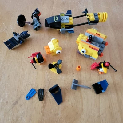 Lote misto Lego peças diversas veículos figuras Batman Penguin - Imagem 1 de 4