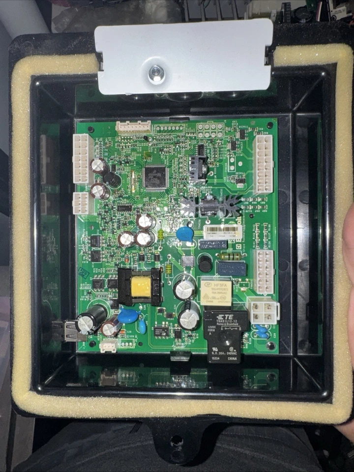 Frigidaire Refrigerator Control Board (30 DAY WARRANTY) P # 242268901 * B28 - Image 1 of 1