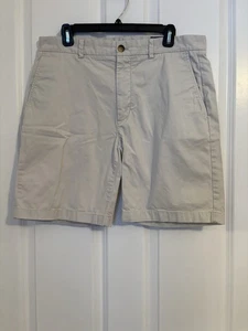 Vineyard Vines - Men’s Lt Tan Bermuda Breaker  Shorts.  Size 36 - Picture 1 of 7