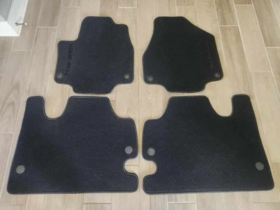Juego de 4 alfombrillas negras OEM MOPAR Chrysler Pacifica Voyager 2017-2024 Foto 1 de 4