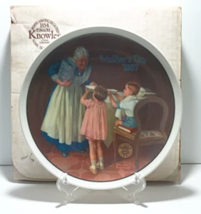 Norman Rockwell Grandma's Surprise Collector Plate Knowles - Picture 1 of 5