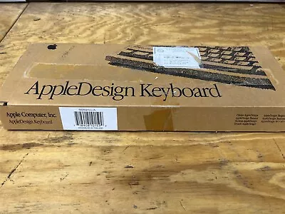 VINTAGE Apple Design-Wired PS/2 1994 Keyboard M2891LL/A - Image 1 of 4