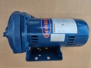 NEW! Berkeley S39536 Straight Cast Iron Pump A/C 208-230/460V 1-1/2HP 3PH 118PSI - Picture 1 of 9