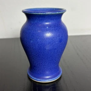 Pewabic Keramik Detroit kleine blaue 4 1/4" Vase, 2012 - Bild 1 von 6
