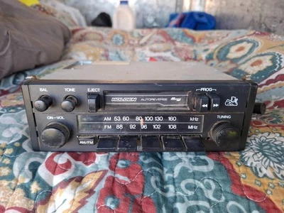 HOLDEN VK VL RADIO CASSETTE VK COMMODORE  VL COMMODORE STEREO SYSTEM HDT SERIES - Image 1 of 4