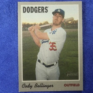 2019 Topps Heritage #24: Cody Bellinger [Kleidung] (INS-40) - Bild 1 von 1
