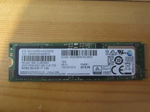 Disque SSD Samsung SSD MZ-VLB2560 PM981 256 Go NVMe M.2 - Photo 1/2