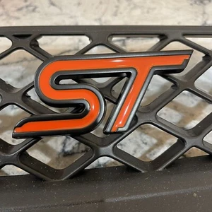 Insignia parrilla ST Ford Fiesta Focus Puma Mondeo 3d metal con acabado esmaltado NARANJA - Imagen 1 de 5