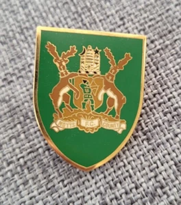 NOTTS COUNTY FC ENAMEL BADGE - Picture 1 of 2