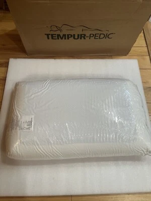 Almohada de enfriamiento doble Tempur-Pedic Breeze, tamaño queen nueva Foto 1 de 4