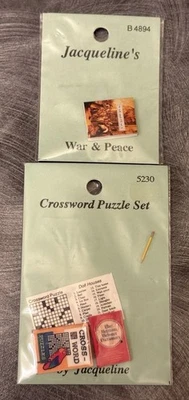 2 Piezas - Jacqueline Miniatura - Juego de Crucigramas y Libro Clásico CASA DE MUÑECAS 1:12 NOS Foto 1 de 4