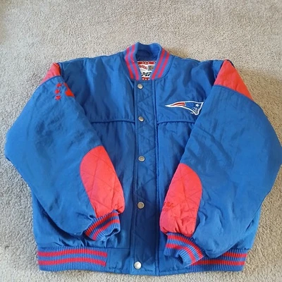 JAQUETA MASCULINA VINTAGE DÉCADA DE 1990 NEW ENGLAND PATRIOTS BOTÃO PARA CIMA/ZIP NOZ-MOSCADA MOINHOS TAMANHO M  - Imagem 1 de 4