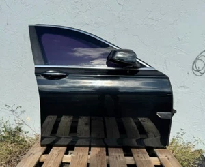 2010 BMW 750i Front Right Passenger Side Door - Part Number: 41007203978 - Bild 1 von 9