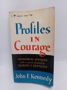 John F Kennedy Profiles in Courage Memorial Edition Paperback Book 1964 - Imagen 1 de 5