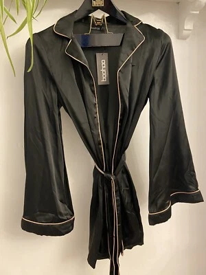 Kimono a Rayas Satinadas Boohoo Negro Med Nuevo con Etiquetas Foto 1 de 4