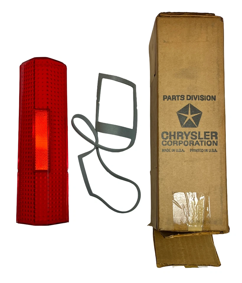 Lente trasera derecha nueva stock antiguo para Chrysler Newport 1968 modelos Mopar #2809194 Foto 1 de 1
