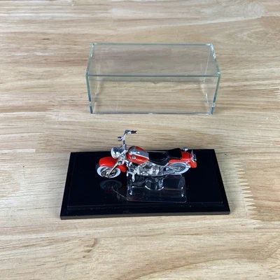 2000 100% Hot Wheels Red 1990 Harley Davidson Fat Boy Motorcycle - Image 1 of 4