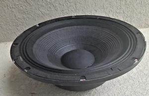 Transductor profesional de 18 pulgadas RCF L18-P200-N, negro - Imagen 1 de 7