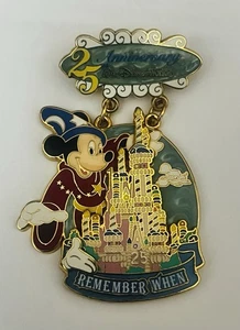 Disney WDW Mickey Mouse 25th Anniversary White Glove Remember When Pin - Bild 1 von 3