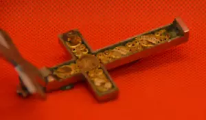 Antikes Reliquienkreuz ca. um 1860 mit vielen Reliquien, Klosterarbeit - Bild 1 von 21