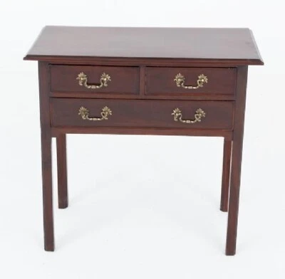 Pecho de caoba niño bajo georgiano de época Foto 1 de 4