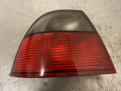 Saab 9-5 YS3E Luce Posteriore Fanale Posteriore SX Valeo 4560611 - Immagine 1 di 2