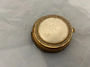 Cubierta Esmalte Vintage Compacta con Puff Tono Dorado Blanco Gris Hecha en EE. UU. - Imagen 1 de 6