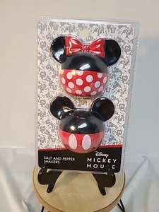Juego de saleros y pimenteros de cerámica Disney Mickey y Minnie Mouse, rojo y negro - Imagen 1 de 6