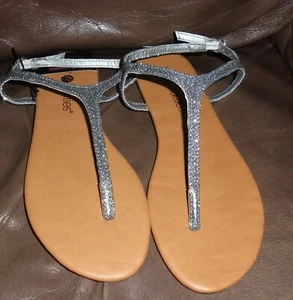 Chatties Silver Glitter Buckle Thong Sandals womens size 5/6  NWT - Picture 1 of 6