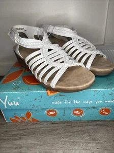 NIB YUU Heidi Memory Foams Wedge Sandals White Sz 9.5 M Hook & Loop Ankle - Picture 1 of 12