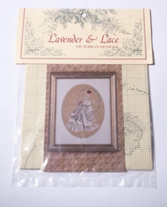 Kit de punto de cruz de 9 diseños victorianos con patrón de encaje lavanda The Bride - Imagen 1 de 4