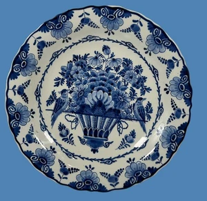 1956 Royal Delft Plate – Hand-Painted Birds & Floral Basket - Picture 1 of 10