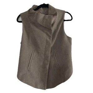 BCBG MAXAZRIA Faux Leather Suede Open Vest Women’s Size Small Khaki NWOT - Picture 1 of 9