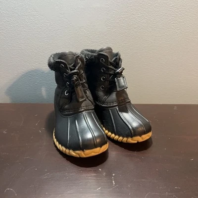 Botas de pato al tobillo negras para niños pequeños talla 9 Foto 1 de 4