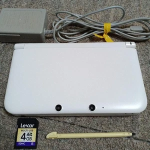 Nintendo 3DS LL XL White Console Mem Card Charger Stylus Tested Working Good - Picture 1 of 24